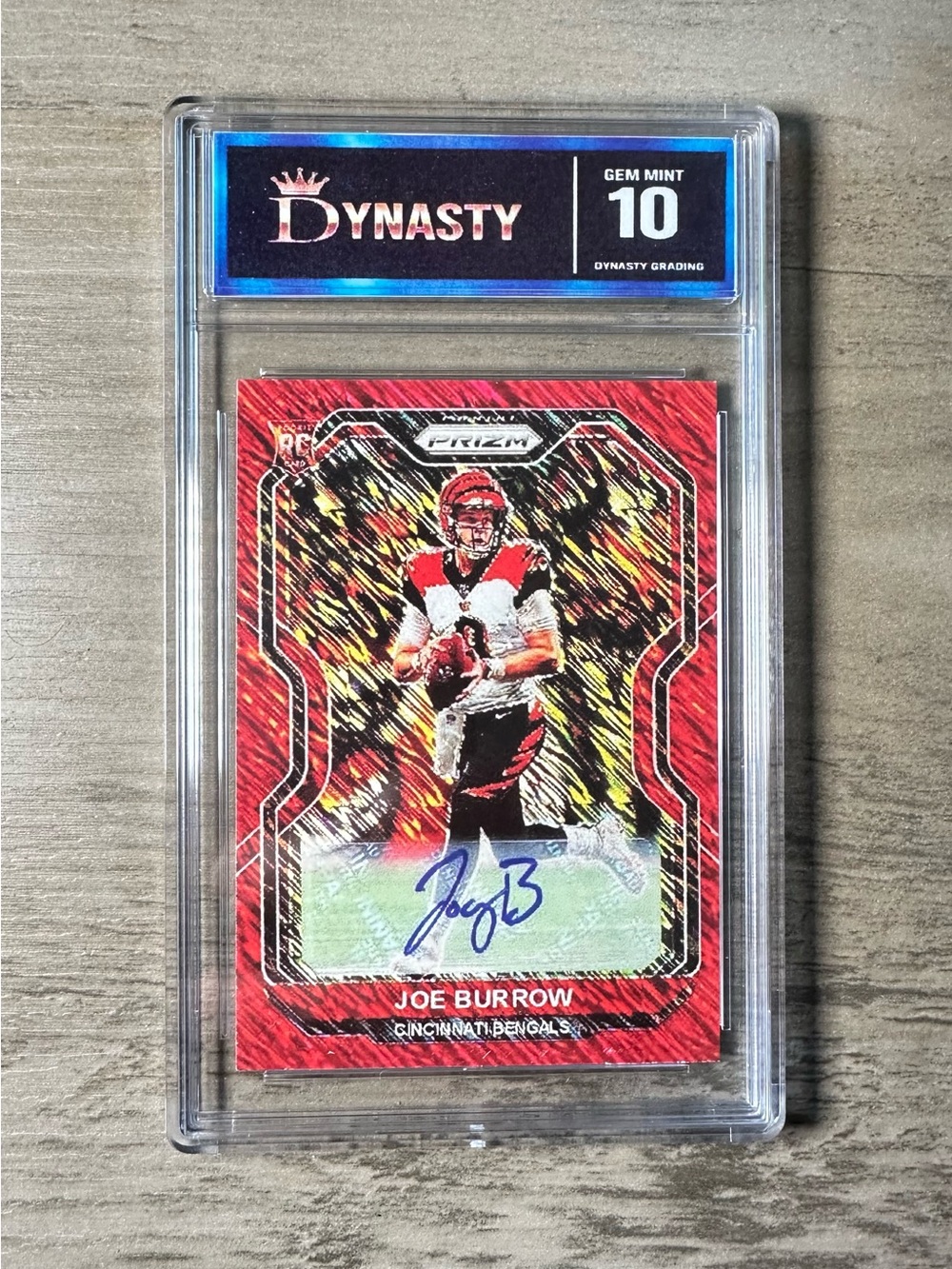 Joe Burrow Signed Rookie 2020 Panini Gem Mint 10 Novelty Football Card.